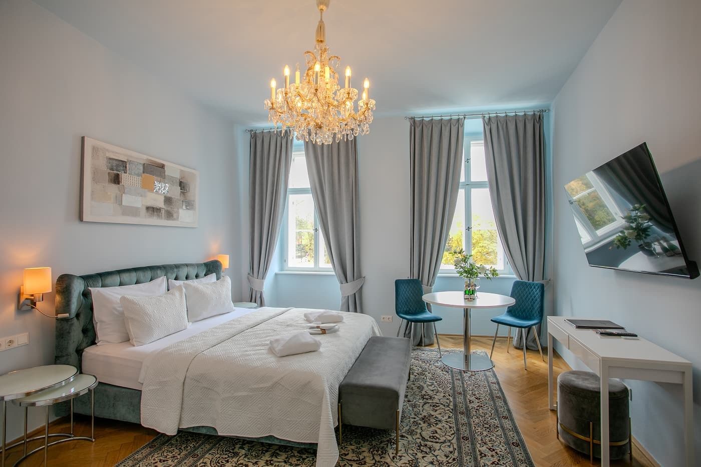 Studio Apartment